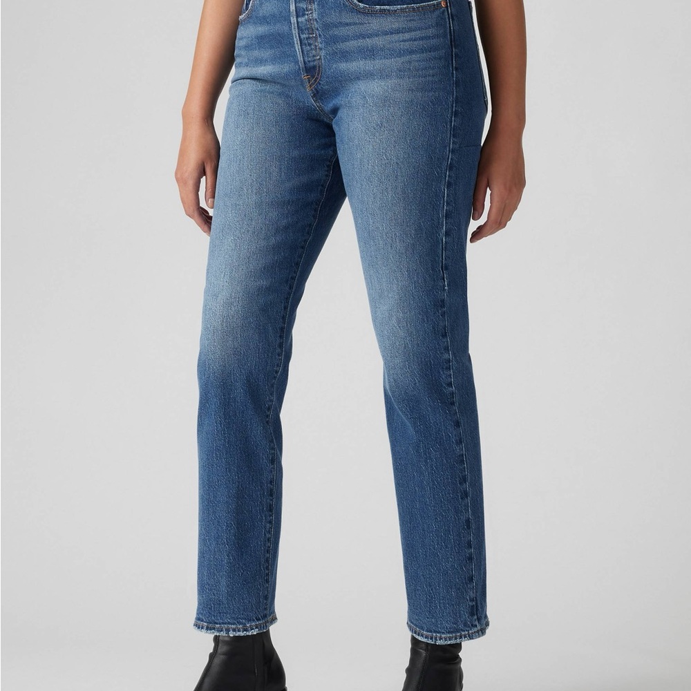 Levi’s Wedgie Straight Jeans size 29 x 28